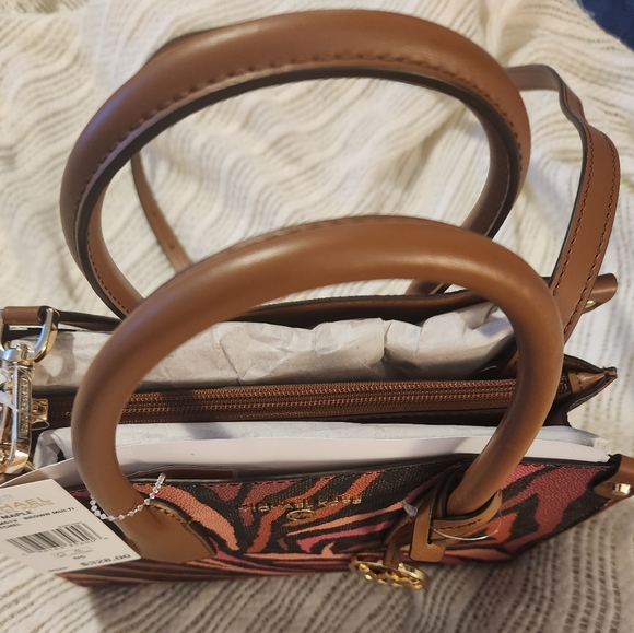 MUST GO!!!! MAKE AN OFFER! Michael Kors Brown Red Pink Purse Rare Find!!! - Picture 2 of 4